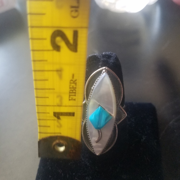 NATIVE AMERICAN MOP AND TURQUOISE RING - Picture 5 of 6